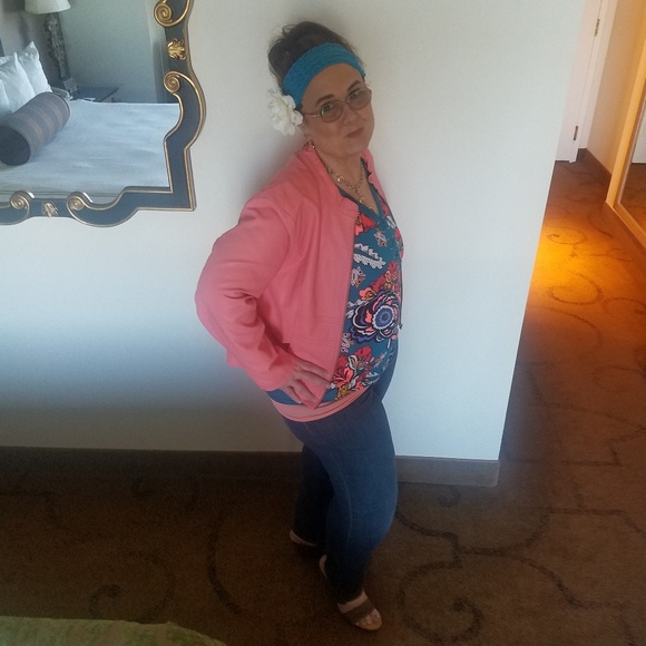 Meet your Posher, Sarah - Picture 2 of 4